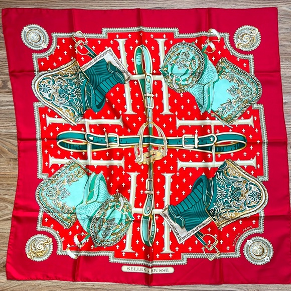 Hermès Scarf NWOT (Vintage, Never Worn) - Picture 1 of 10